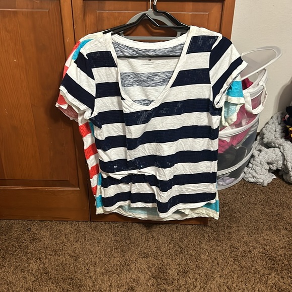 sequenced shirt size is XL the brand is New York and company - Picture 4 of 4